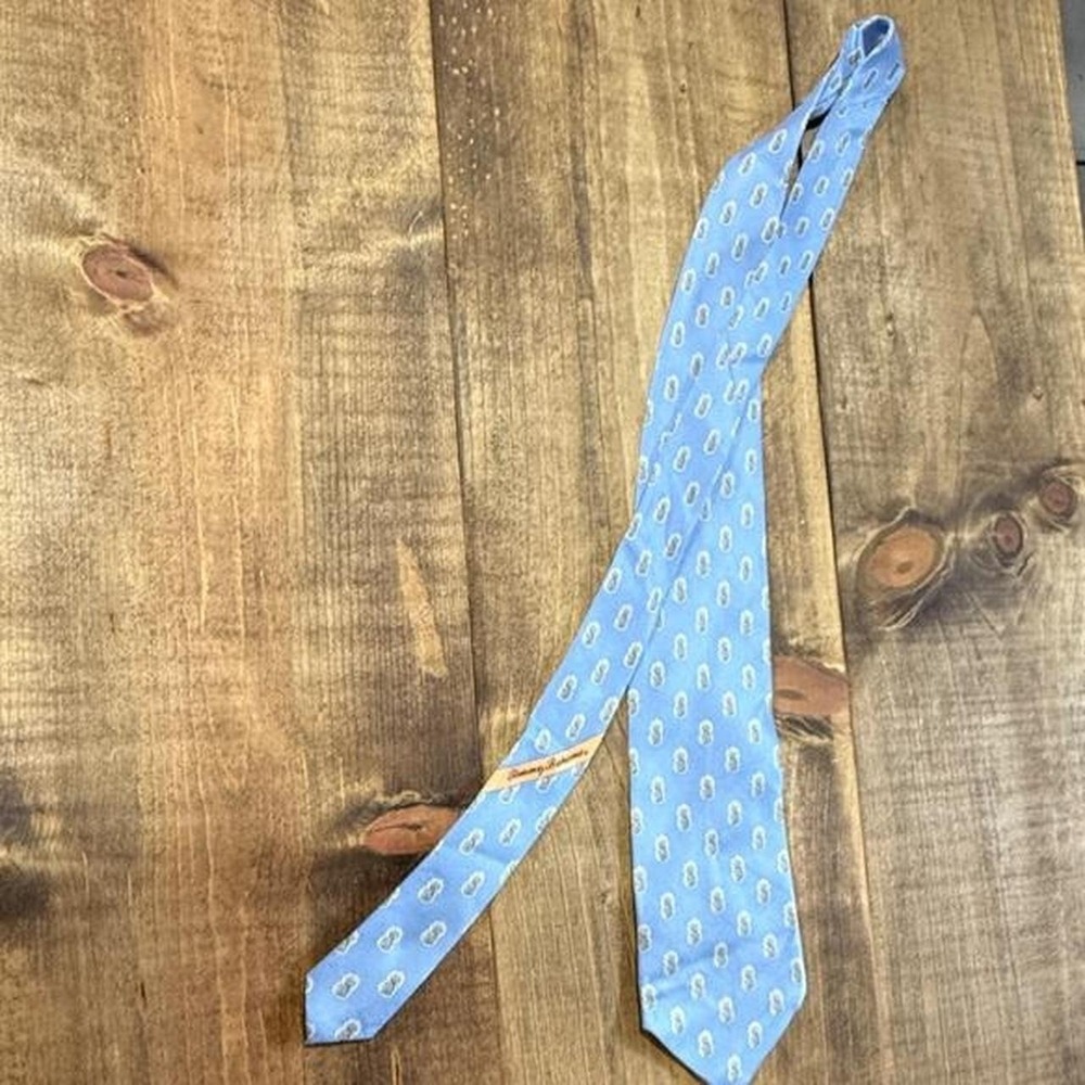 Tommy Bahama Men's Blue Pineapple Silk Necktie Tropical Novelty Resort Tie